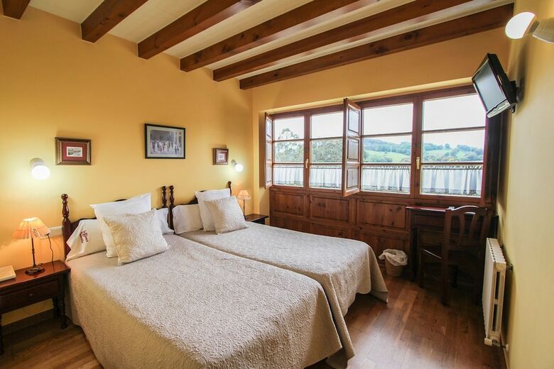 Hotel La Biesca Sebre�u
