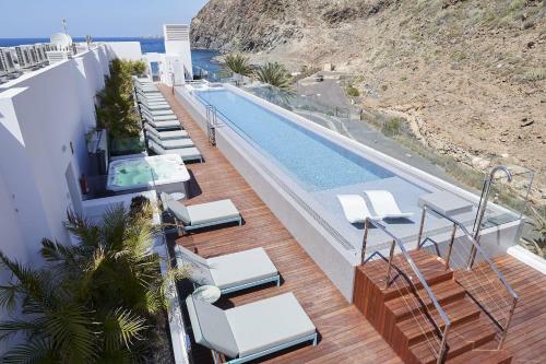 Infinity 1-6 Luxe Sea View 2b