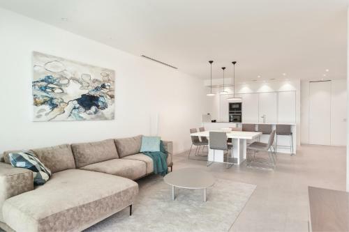 Infinity 1-6 Luxe Sea View 2b