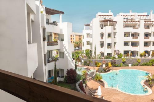 Ancor 2-4 Pool View 2b