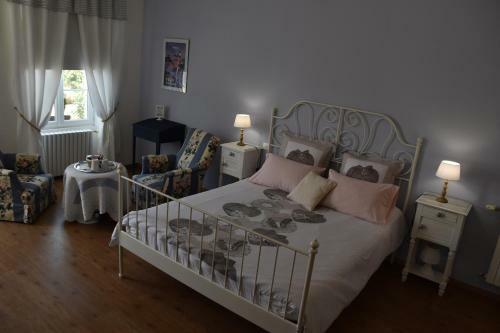 Bed & Breakfast La Little School Chambres D'h�tes � Ar�ay