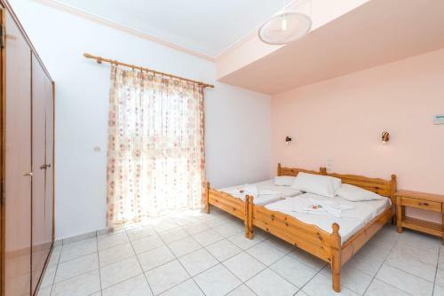 Hostal Athina Apartments