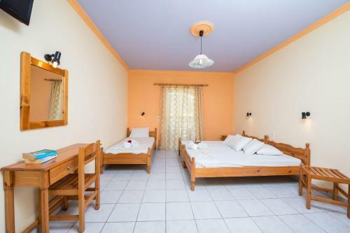 Hostal Athina Apartments