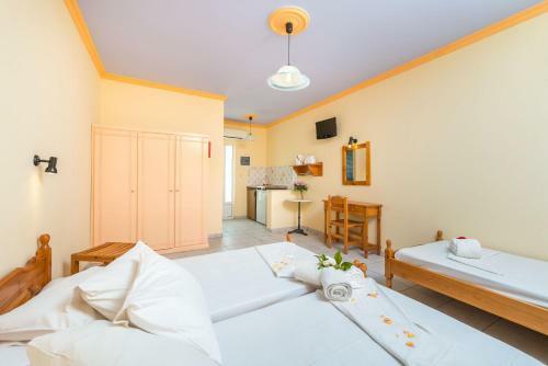Hostal Athina Apartments