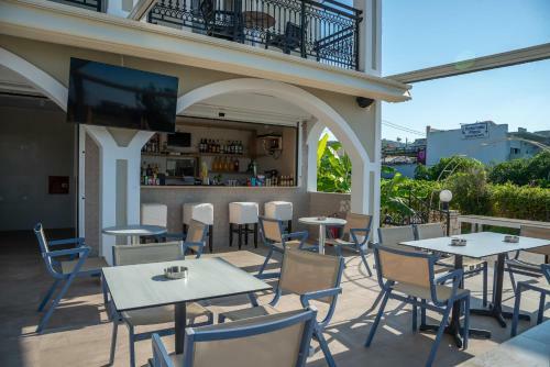 Hostal Athina Apartments