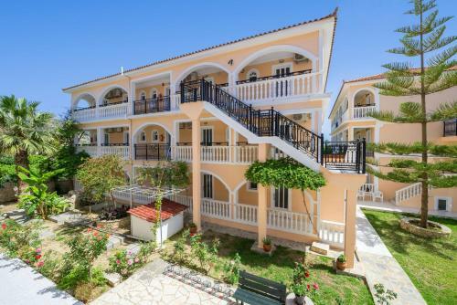 Hostal Athina Apartments