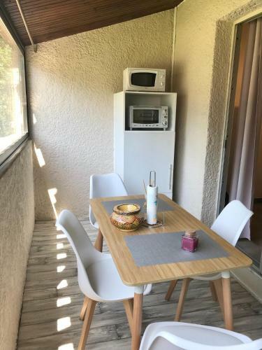 Apartamento Joli Studio Au Village Camarguais - Arles