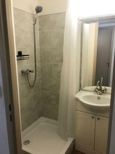 Apartamento Joli Studio Au Village Camarguais - Arles