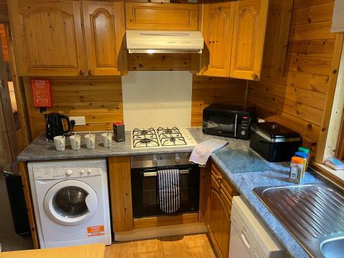 L10 - The Conwy Spa With Hot Tub