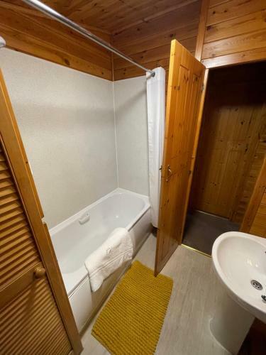 L10 - The Conwy Spa With Hot Tub