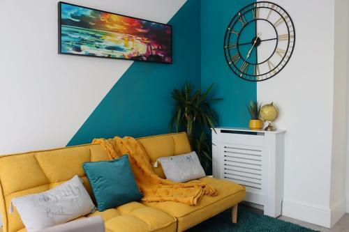 Stunning 3 Bedroom With Patio And Back Garden