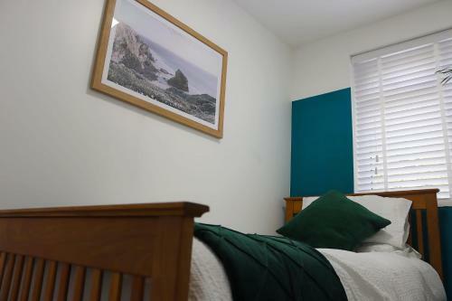 Stunning 3 Bedroom With Patio And Back Garden