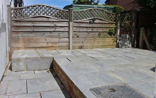 Stunning 3 Bedroom With Patio And Back Garden
