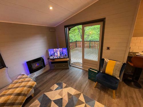 L14 - Riverside Penrhyn Lodge