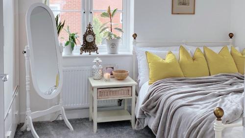 Entire Home: Bicester Village 10min Walk (650m)
