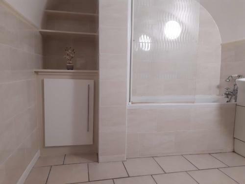 Royal Crescent Courtyard Apartment