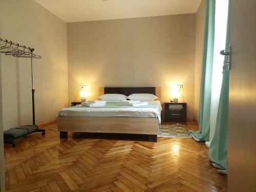 V Apartment