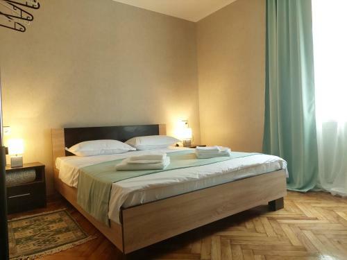 V Apartment