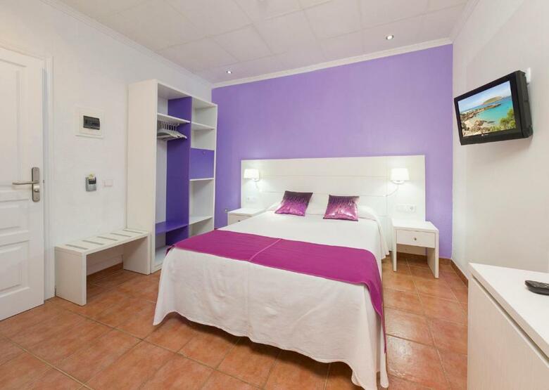 Hostal Adelino