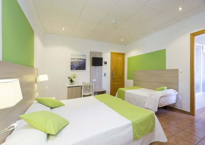 Hostal Adelino