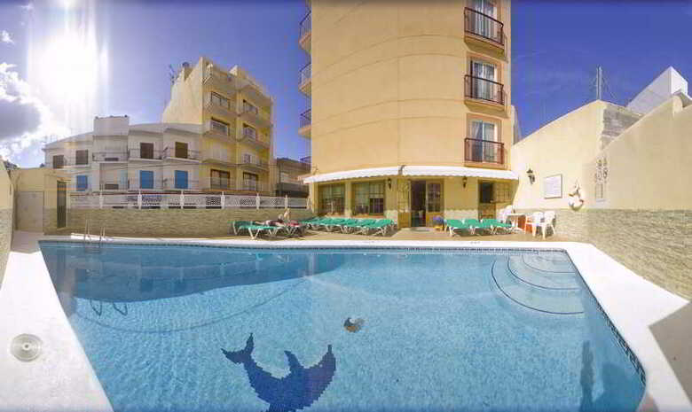 Hostal Adelino