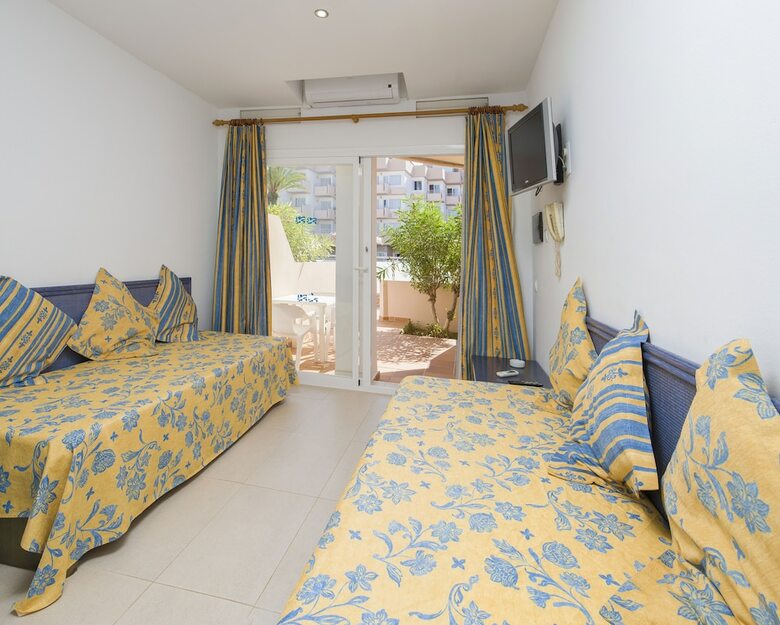 Apartamentos Playa Bella
