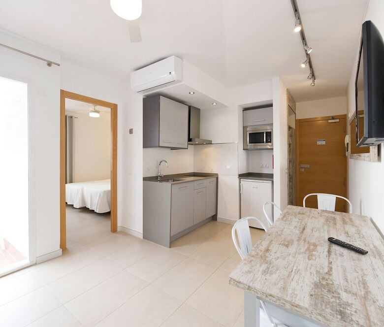 Apartamentos Playa Bella