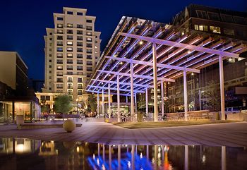Paramount Hotel