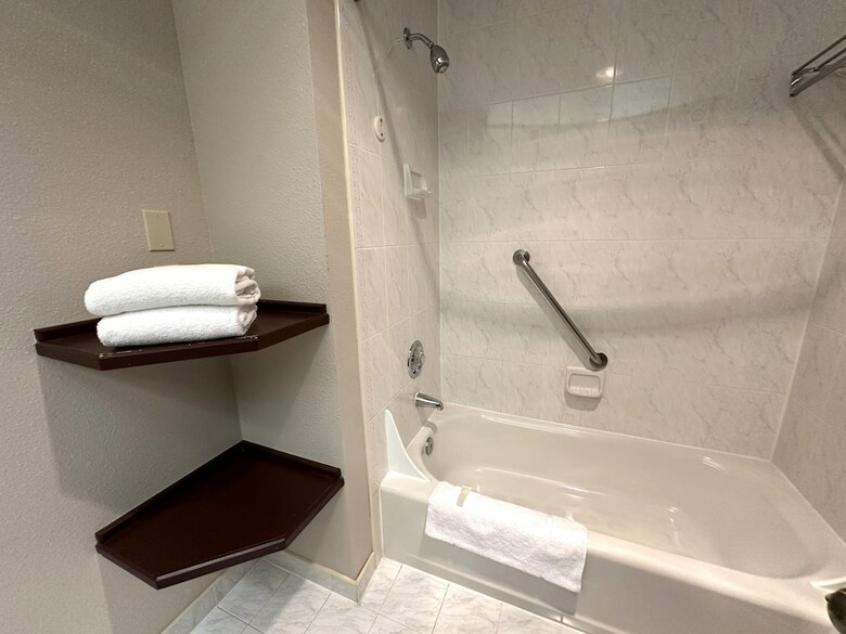 Hotel Shilo Inn Portland Airport