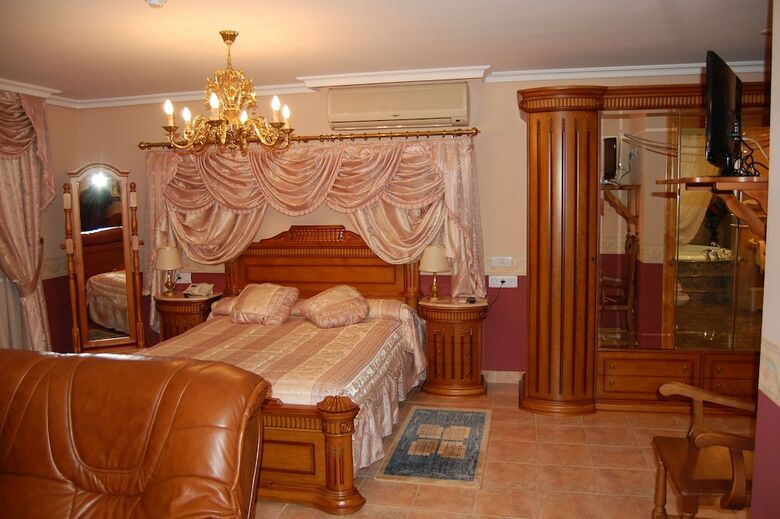Hotel Flor De La Mancha