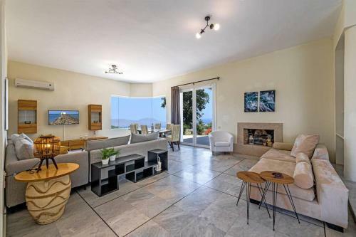 Beautiful 5bedroom Villa Big Pool, Close To Beach!