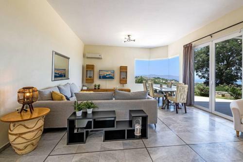 Beautiful 5bedroom Villa Big Pool, Close To Beach!
