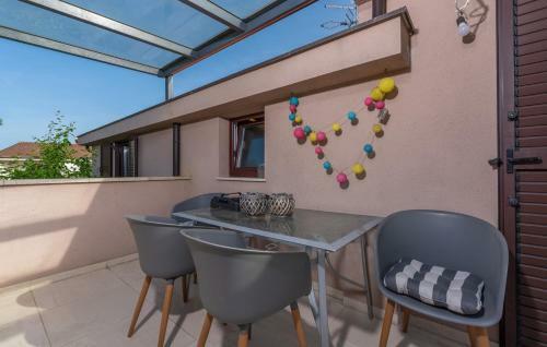 Apartman David With Balcony