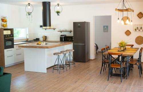 Villa Green Pearl