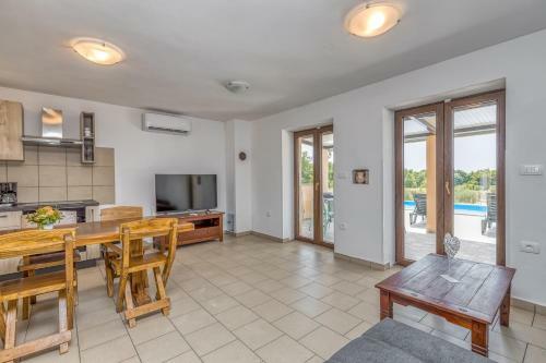 Holiday House Karbonaca With Private Pool