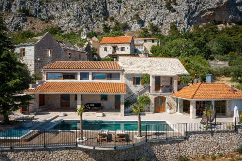 Villa Adriatic Stone Residence