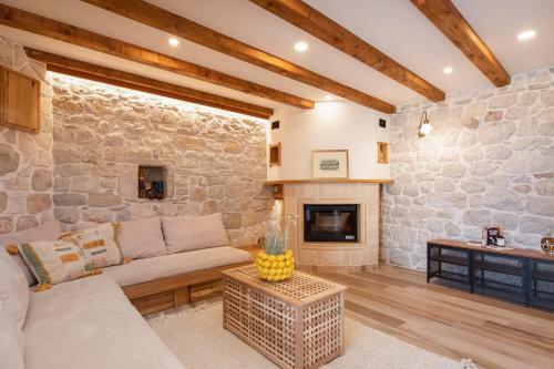 Villa Adriatic Stone Residence