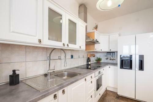 Seaview Apartment Lara
