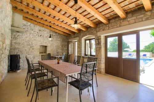 Villa Taki