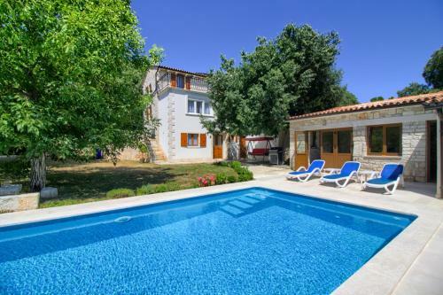 Villa Taki