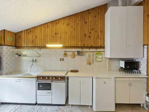 Inviting Apartment In Jadranovo With Balcony Terrace