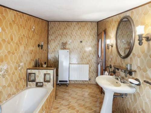 Inviting Apartment In Jadranovo With Balcony Terrace