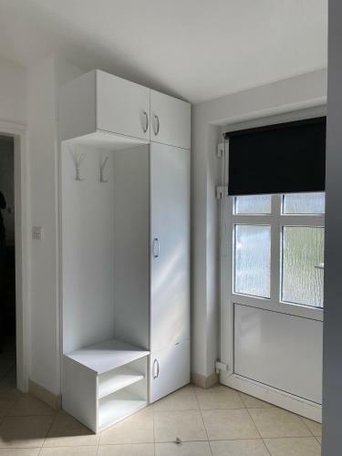 Sea View Apartment, 4 Min. By Foot To Main Beach