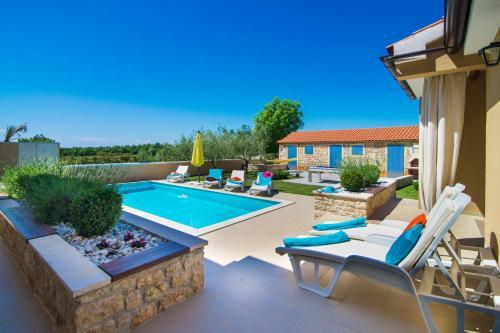 Villa Kolombera By Villa Plus