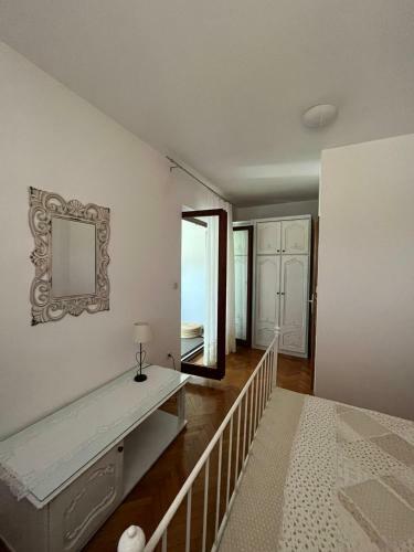 Apartment With Swimming Pool