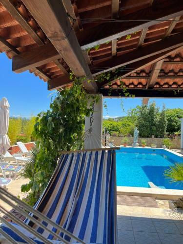Gorana Apartman With Swimming Pool