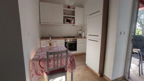 Apartment Little House