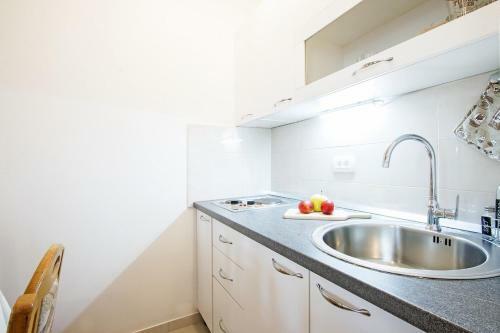 Lovely Terrace Apartment
