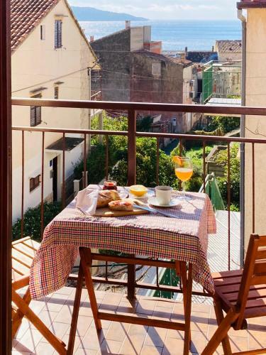 Apartments Mimoza Komiza