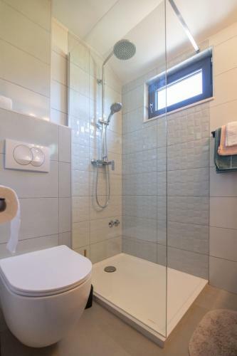 Central 2b Apartment With Private Parking